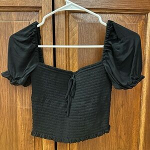 Aritzia Wilfred cropped black short sleeve top size small